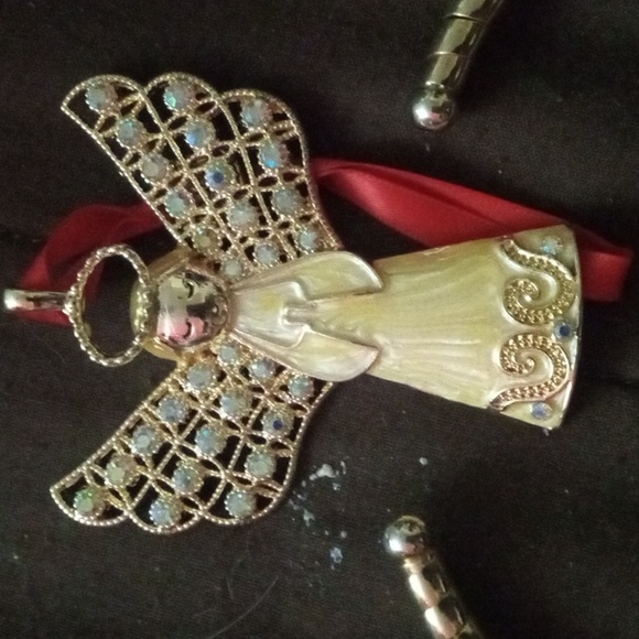 Silver and gold necklaces and pendants - Picture 2 of 4